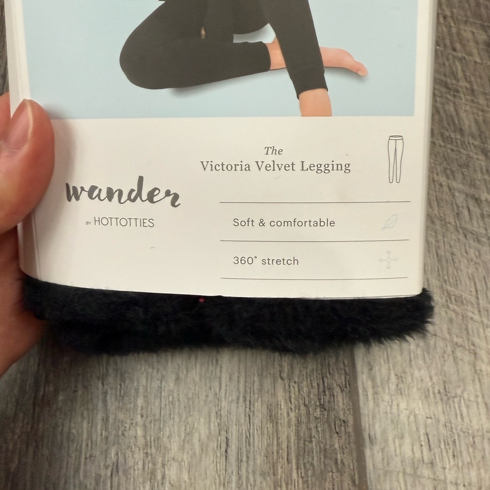 Wander Victoria‎ Velvet Leggings - Picture 4 of 10